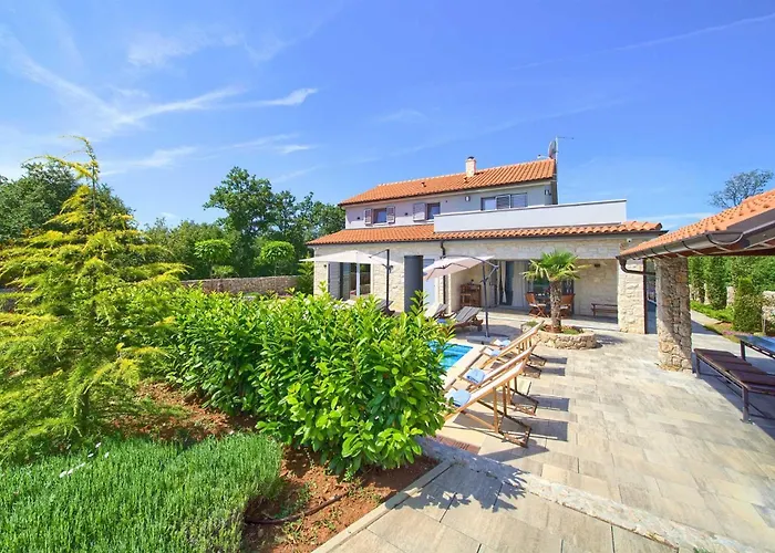 Beautiful Aurora With Private Pool, Sauna And Jacuzzi *