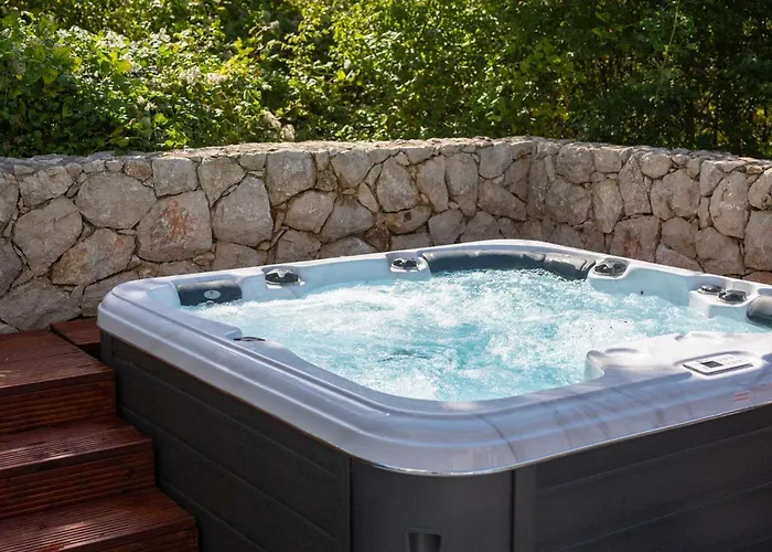 Βίλα Beautiful Aurora With Private Pool, Sauna And Jacuzzi Kras