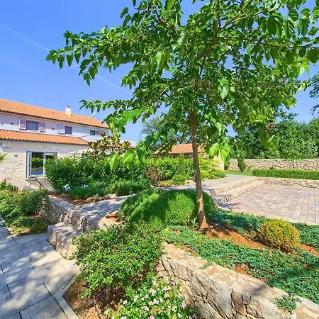 Villa Beautiful Aurora With Private Pool, Sauna And Jacuzzi *